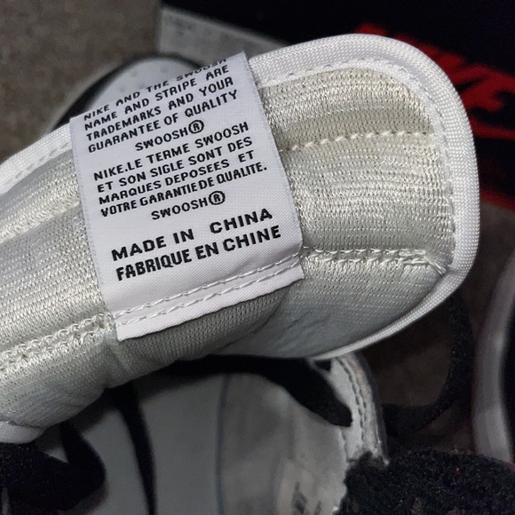 Jordan 1 Retro High Black Toe 2016 - Picture 6 of 7